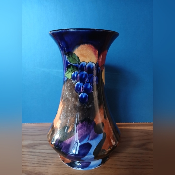 Vintage Other - H&K Tunstall Autum Vase, Made in England.